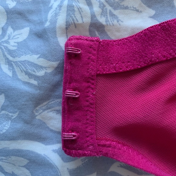 40E sheer Elomi bra. - Picture 4 of 4